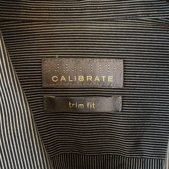 Calibrate Trim Fit Button up - size 15 1/2 34-35 - Picture 2 of 6